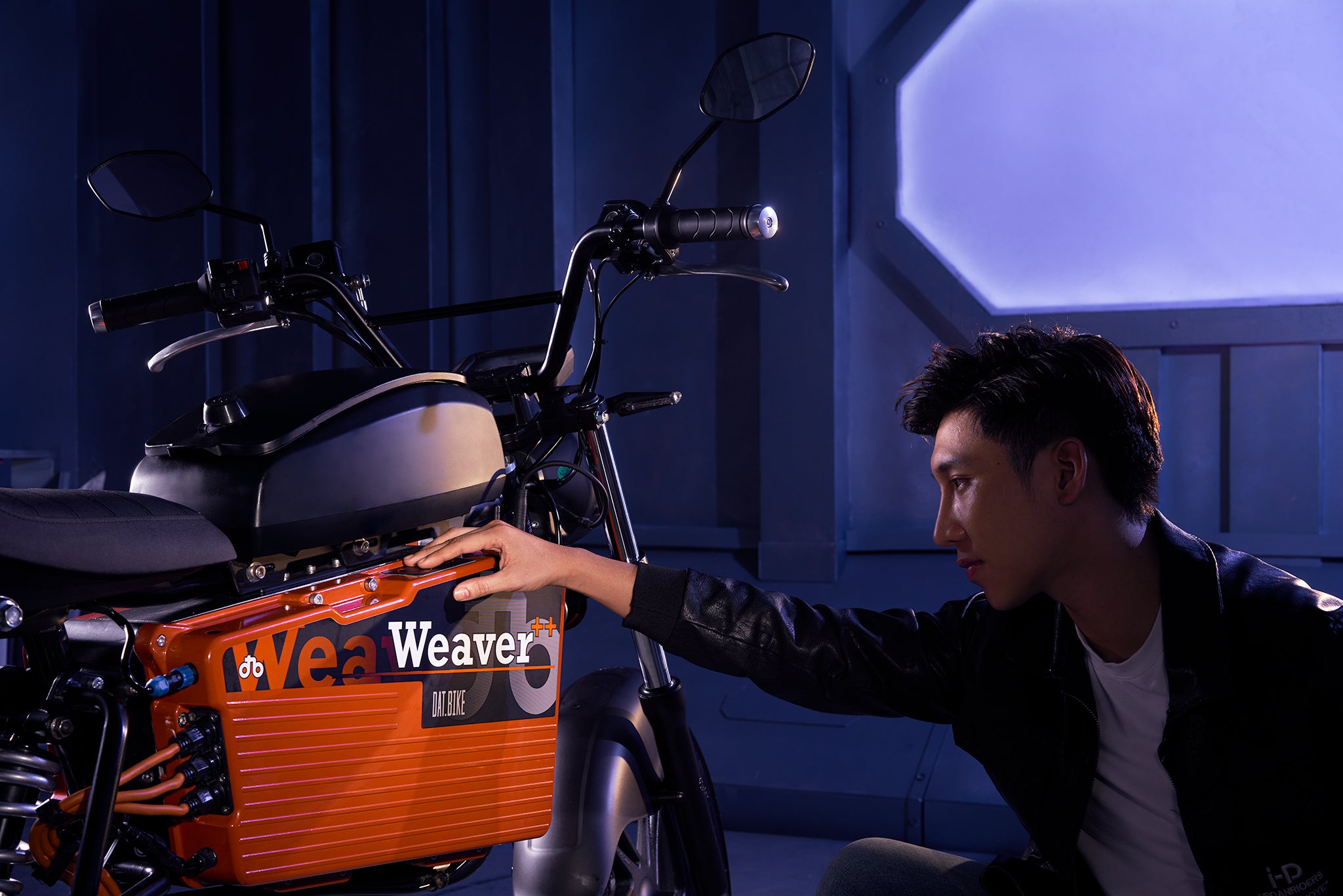 Chương trình 10 năm bảo hành pin mừng ra mắt Weaver++