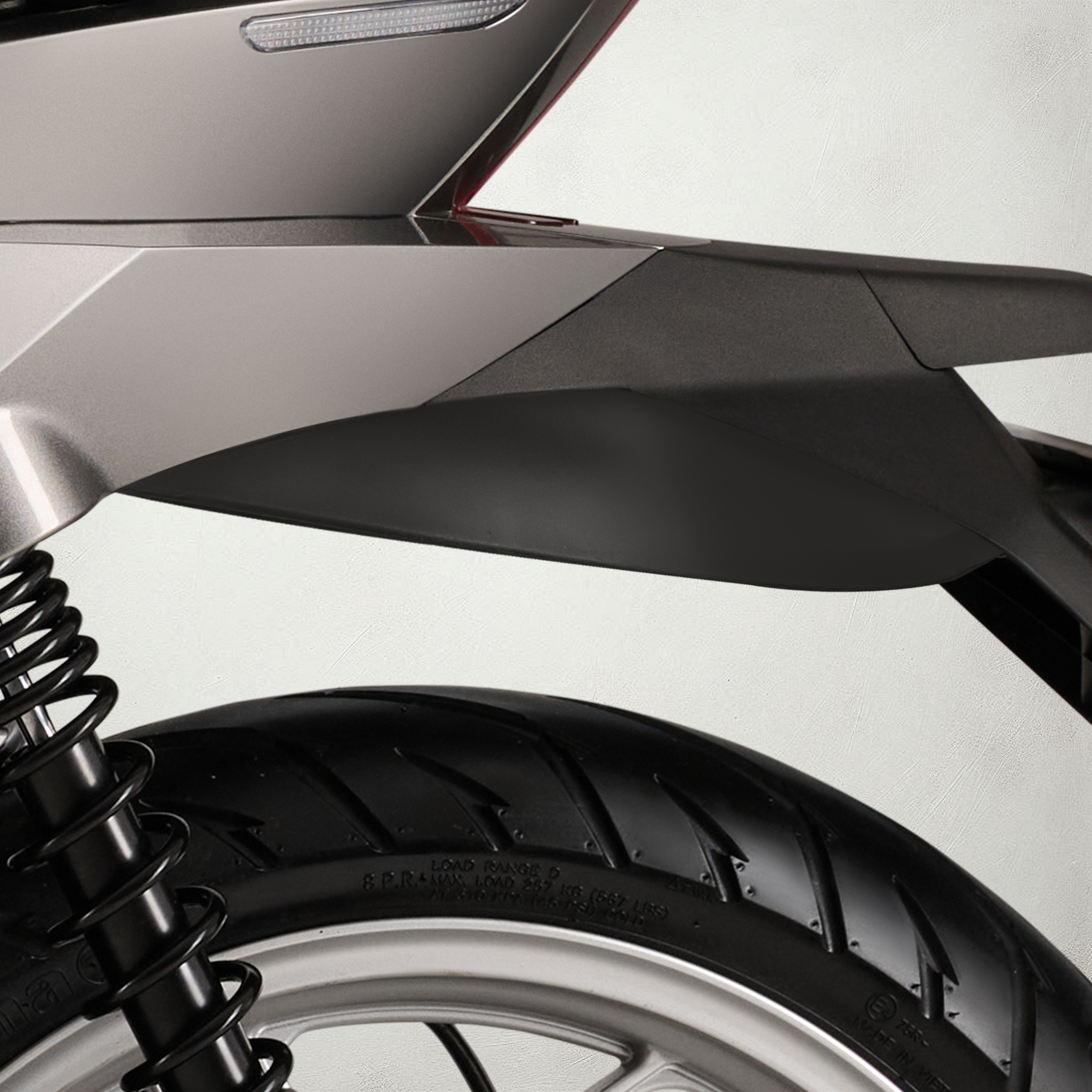 Xe Weaver 200 ngoài trời