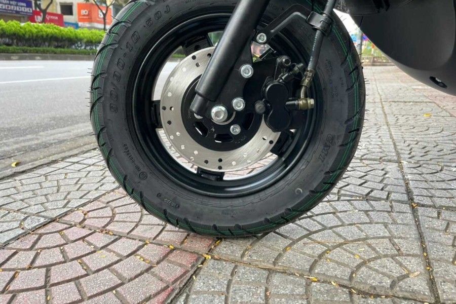 Bạn có thể tự thay má phanh tại nhà nếu có dụng cụ và làm đúng quy trình