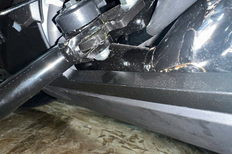 Do chịu tải trọng lớn, va chạm, thói quen sử dụng và môi trường khắc nghiệt