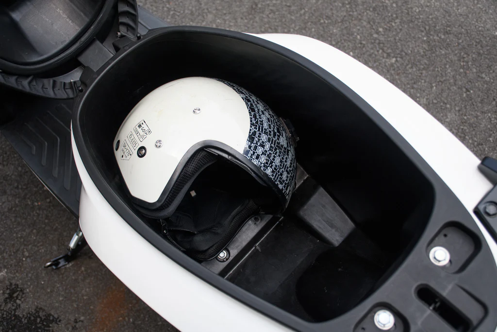 Cốp xe Dat Bike Quantum All White