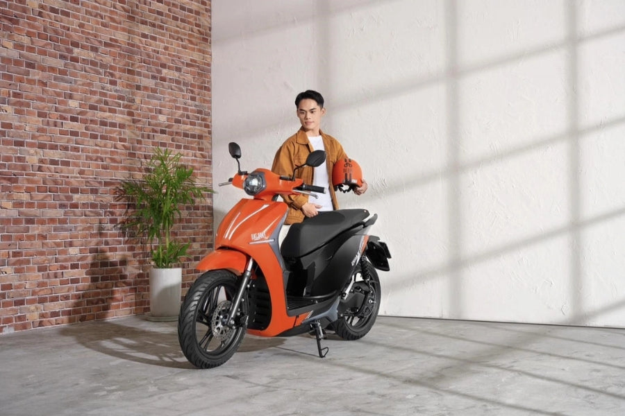 Một lần sạc xe máy điện Dat Bike chỉ tốn khoảng 12,000 - 19,000 VNĐ tùy mẫu xe