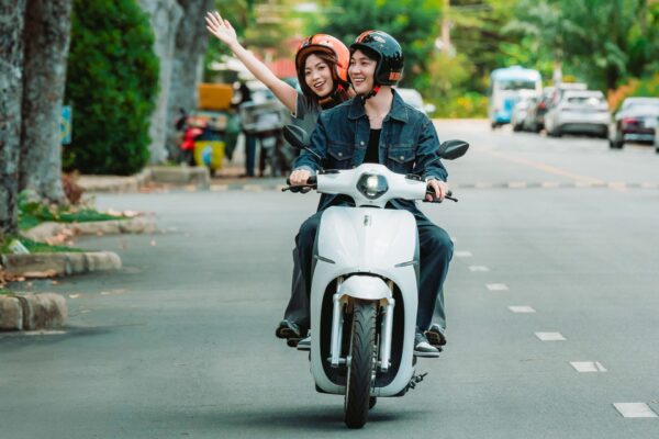 Tuổi thọ xe máy điện Dat Bike là bao lâu? Yếu tố ảnh hưởng và cách bảo quản