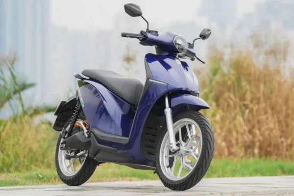 Dat Bike QUANTUM S3 vận tốc tối đa 90 km/h và thiết kế thể thao hiện đại.