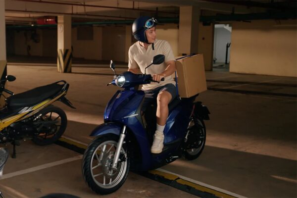 Hỗ trợ dắt xe của xe máy điện tiện như một chiếc ô tô