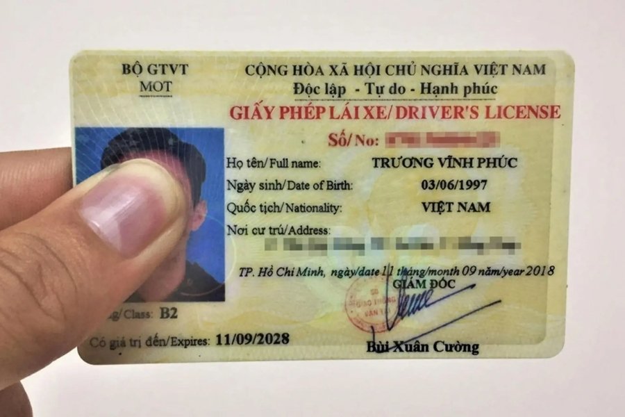 Bằng lái xe thật sở hữu các họa tiết hình lưới, Quốc huy in chìm Bằng lái xe thật sở hữu các họa tiết hình lưới, Quốc huy in chìm