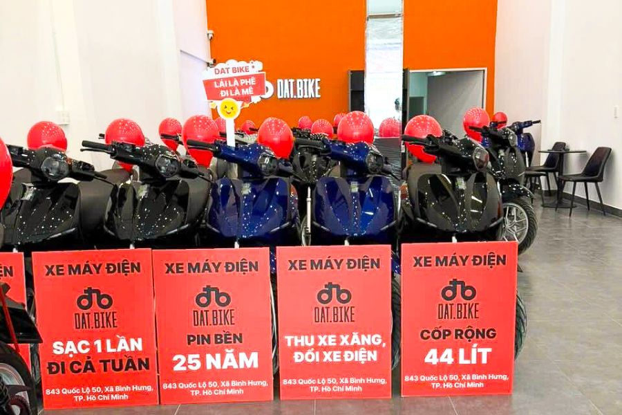 Pin xe máy điện Dat Bike có tuổi thọ đến 25 năm