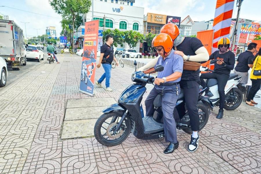 Xe máy điện Dat Bike có nhiều bảng màu hợp mệnh Thổ
