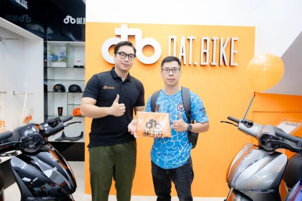 Mua xe máy điện kèm nhiều ưu đãi hấp dẫn