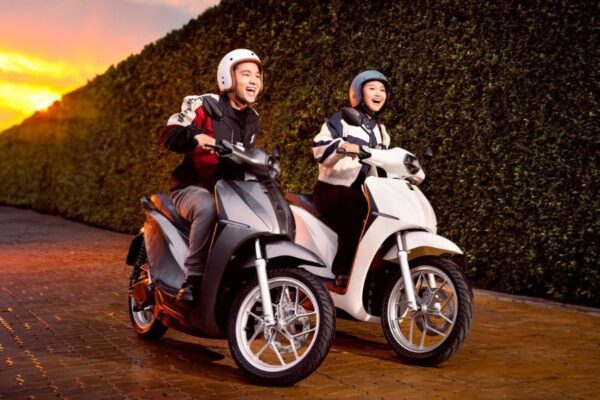 Trắng và xám là hai màu tương sinh mệnh Thủy có thể chọn lựa