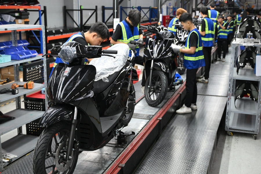 Pin xe máy điện Dat Bike được bảo hành đến 3 năm