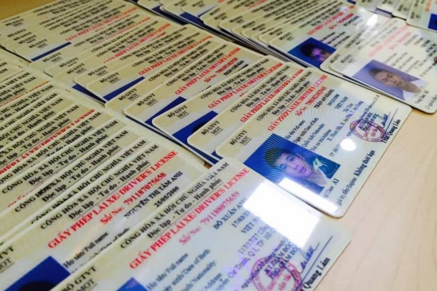 Tuyệt đối không tự ý lái xe khi chưa có bằng, cảnh giác với dịch vụ làm bằng giả Tuyệt đối không tự ý lái xe khi chưa có bằng, cảnh giác với dịch vụ làm bằng giả