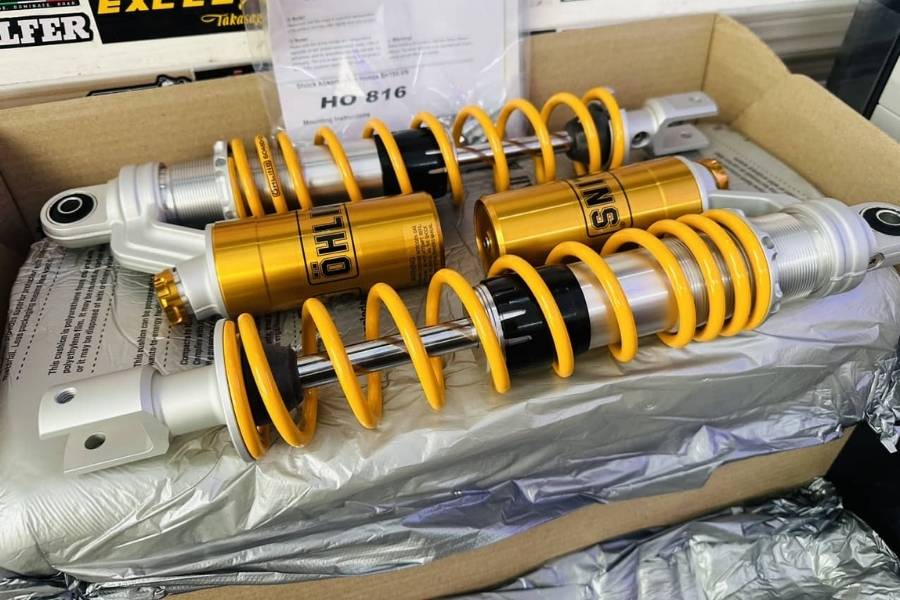 Bạn cần kiểm tra độ hoàn thiện sắc sảo với màu vàng đặc trưng, đối chiếu mã series
