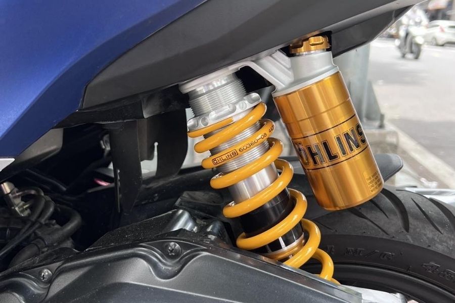 Bạn nên mua phuộc Ohlins tại các đại lý ủy quyền hoặc cửa hàng chuyên độ xe lớn