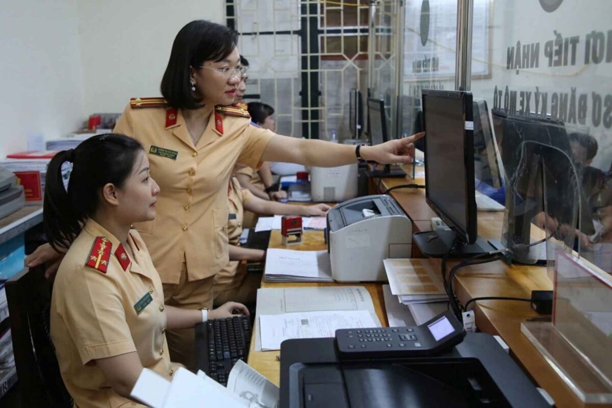 Hướng dẫn thủ tục đăng ký xe mới nhất 2026: Quy trình & Chi phí