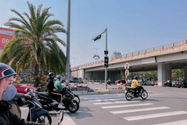 Vượt đèn đỏ phạt bao nhiêu tiền? Mức phạt mới nhất 2026