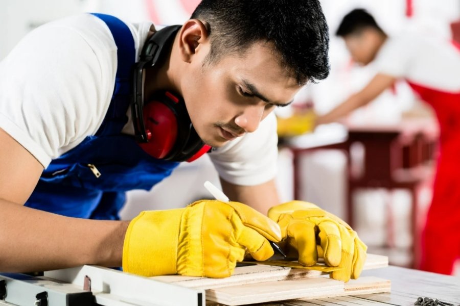 Người tuổi Sửu có tính cách kiên định, cần cù, thực tế và luôn là chỗ dựa vững chắc