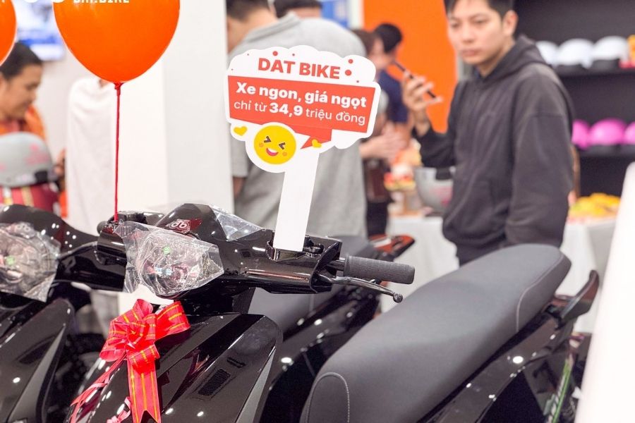 Quý Sửu hợp xe màu đen và xanh dương giúp tăng cường vượng khí và bền bỉ trên mọi hành trình