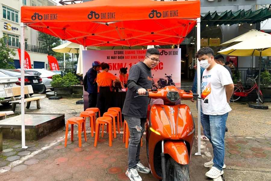 Kỷ Sửu hợp màu cam và đỏ, giúp kích hoạt năng lượng, may mắn