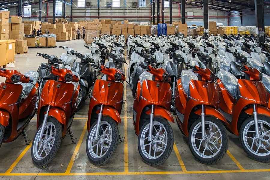 Tuổi Bính Thìn 1976 mệnh Thổ hợp với màu đỏ, hồng, tím và cam