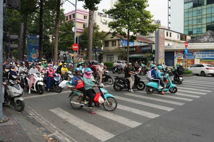 Vượt đèn đỏ bị trừ điểm bằng lái