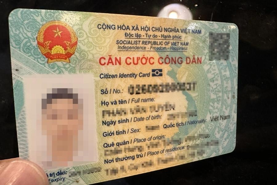 Khi đi xe 50cc, bạn bắt buộc mang theo Giấy đăng ký xe, Bảo hiểm dân sự và CCCD