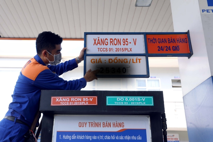 Cập nhật giá xăng tăng mạnh sau chiến sự Trung Đông