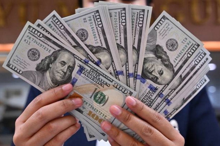 Báo cáo tồn kho của Mỹ và sức mạnh đồng USD trực tiếp đẩy giá dầu thô leo thang toàn cầu