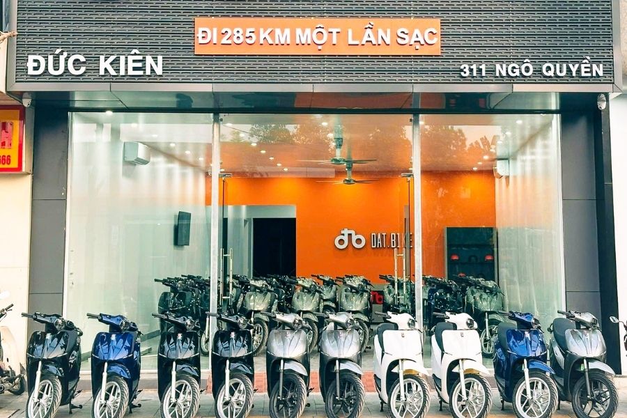 Chuyển sang xe điện Dat Bike giúp bạn làm chủ chi phí và đứng ngoài vòng xoáy giá xăng dầu