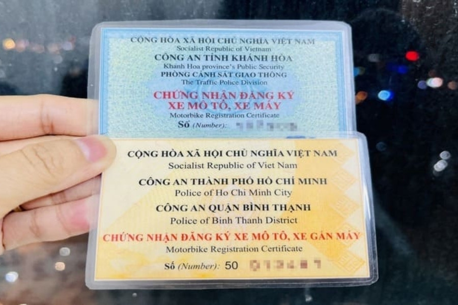 Lệ phí cấp lại đăng ký xe máy là 30.000 đồng/lần (không kèm biển số) tại Công an