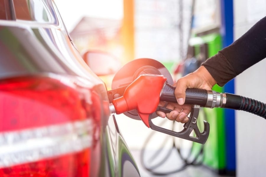 Có thể đổ lẫn với A95, tránh để xe lâu không chạy vì xăng E5 dễ hút ẩm gây đóng cặn bình