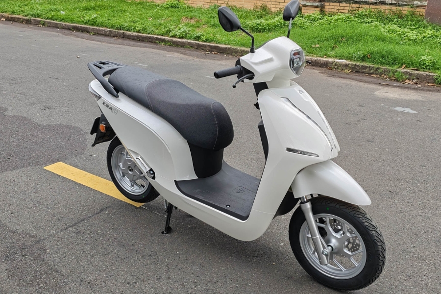 Dat Bike Era E1 sạc nhanh 15 phút, cốp khủng 50L, phanh CBS