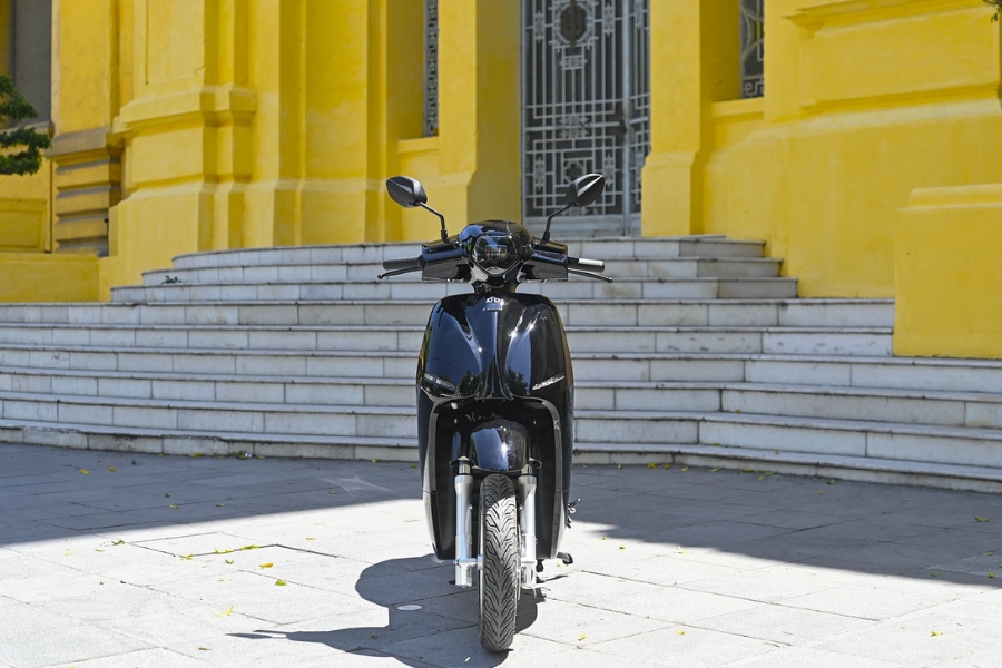 Dat Bike Era E2 thực dụng, cốp 50L, quãng đường 200km, giá rẻ