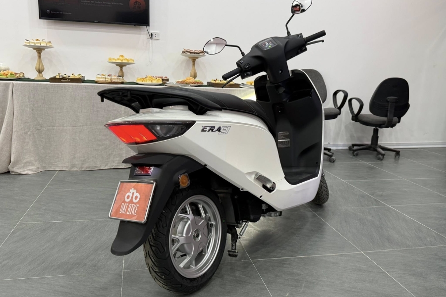 Chọn xe cốp to cần lưu ý trọng lượng gọn nhẹ, yên thấp và tích hợp sạc trong thân Chọn xe cốp to cần lưu ý trọng lượng gọn nhẹ, yên thấp và tích hợp sạc trong thân