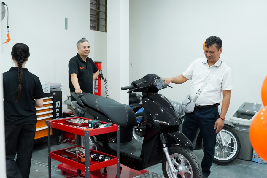 Chọn xe máy điện Dat Bike vì công nghệ sạc nhanh, quãng đường xa, động cơ mạnh và cốp 50L