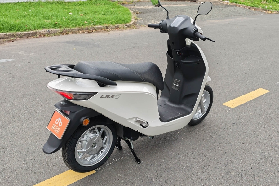 Tăng tốc từ 0 lên 40km/h chỉ trong 3 giây, giúp bạn bứt phá và di chuyển linh hoạt trên phố