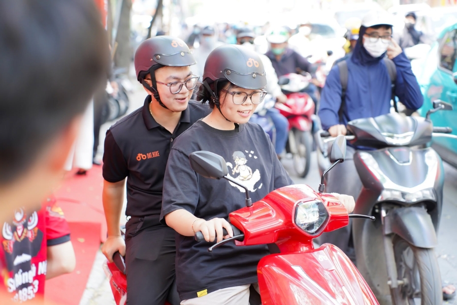 Mua Era E2 tại các cửa hàng Dat Bike toàn quốc để nhận bảo hành 3 năm hoặc 30.000km