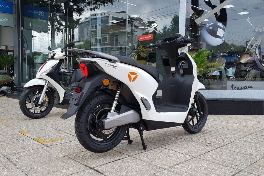 Yadea là thương hiệu quốc tế bền bỉ với công nghệ pin Graphene và khung xe nhựa ABS chắc chắn