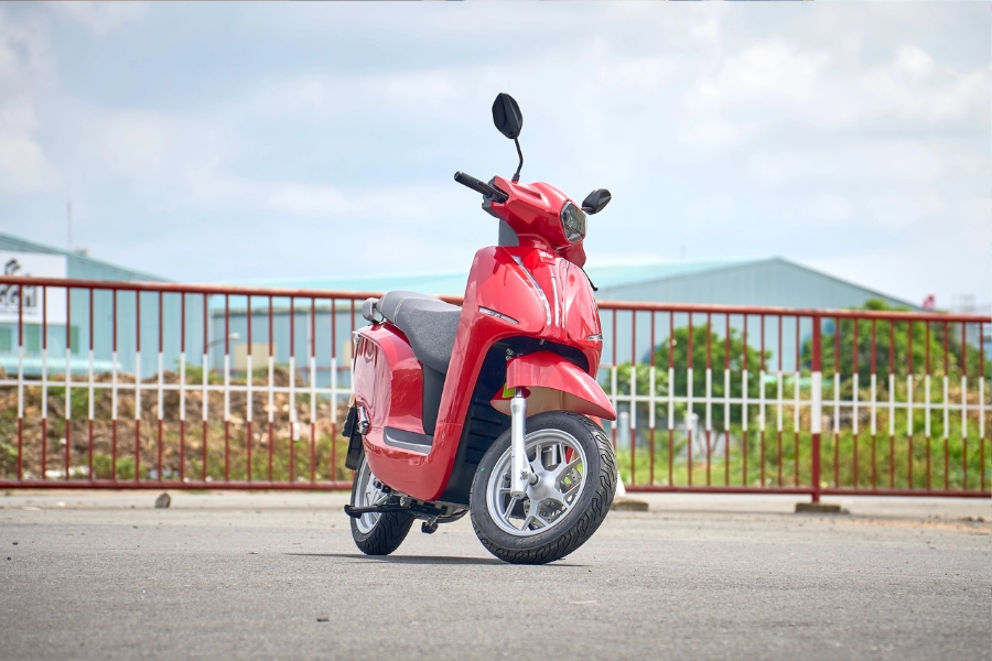 Xe máy điện hút phái nữ nhờ thiết kế đẹp, cốp rộng và cực tiết kiệm