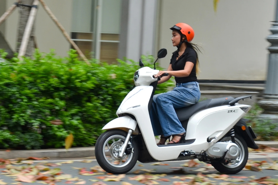 Di chuyển 200km/lần sạc, thoải mái sử dụng cả tuần mà không cần lo lắng về việc cắm sạc