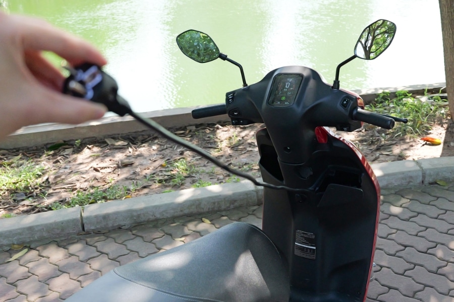 Dat Bike tích hợp sạc vào hệ thống truyền động, tối ưu 70% linh kiện, sạc nhanh và êm ái Dat Bike tích hợp sạc vào hệ thống truyền động, tối ưu 70% linh kiện, sạc nhanh và êm ái