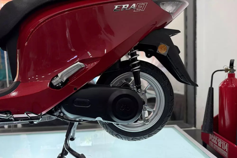 Động cơ 5kW giúp xe đạt 0-40km/h trong 3 giây, mạnh mẽ và bứt tốc nhanh chóng