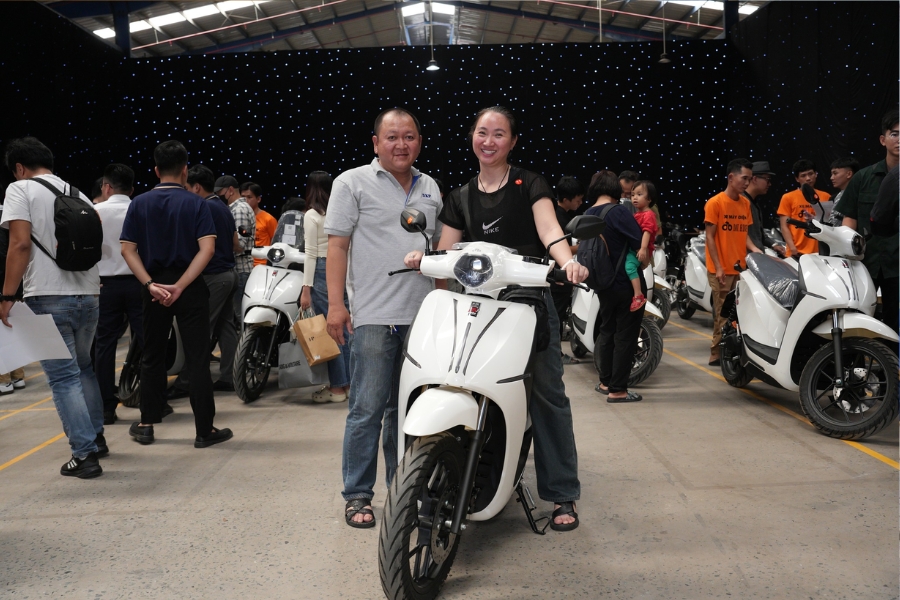Dat Bike Quantum S2 mạnh mẽ, pin bền đi xa 285km, động cơ giữa êm ái, rất tiện ích