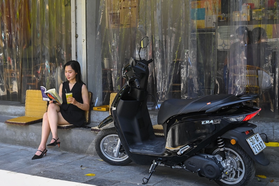 Era E2 giá 29.9 triệu, đi 200km, cốp 50L, động cơ 5kW