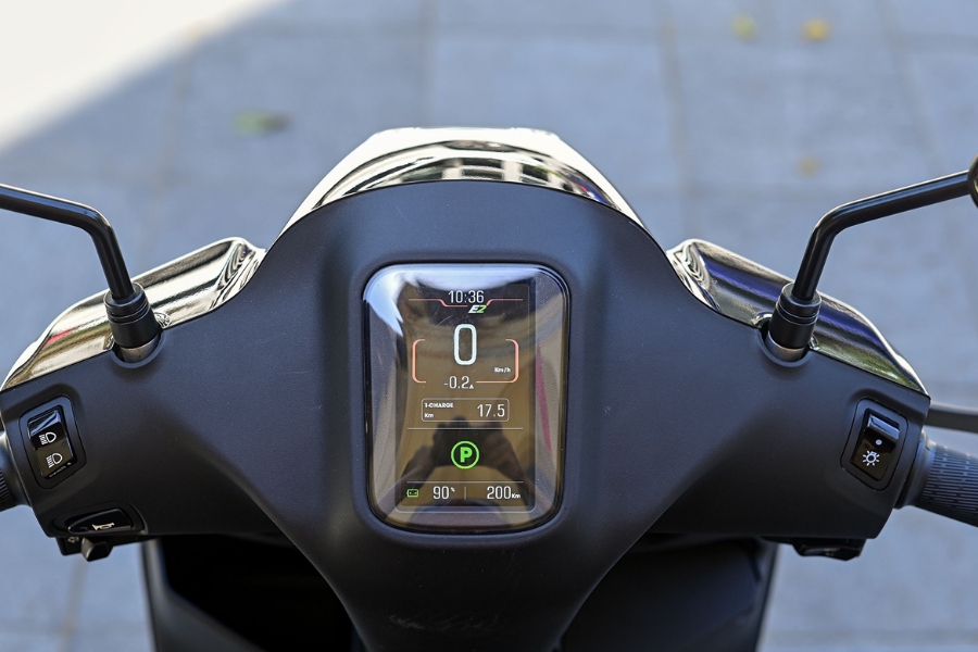 Xe luôn sẵn sàng với công nghệ thông minh, hỗ trợ dốc, Cruise Control và điều khiển qua App Xe luôn sẵn sàng với công nghệ thông minh, hỗ trợ dốc, Cruise Control và điều khiển qua App