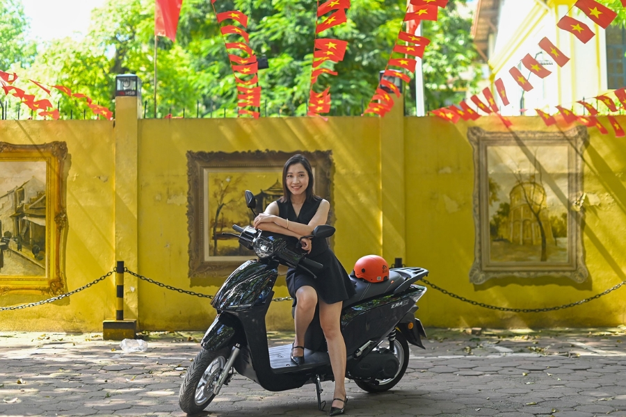 Thiết kế nhỏ gọn, yên thấp 750mm, giúp người Việt dắt xe, chống chân và di chuyển linh hoạt
