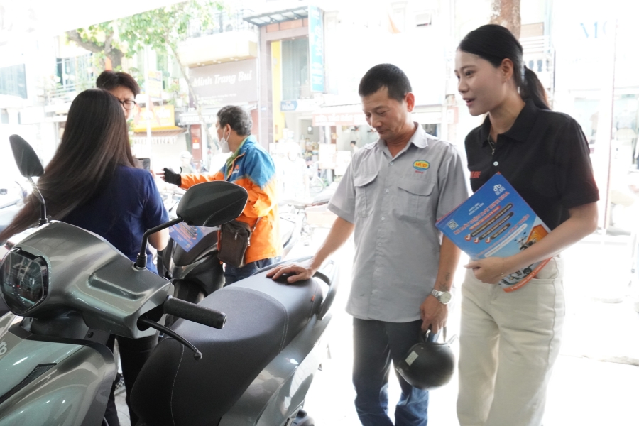 Sử dụng sạc chính hãng, đợi pin nguội, tránh để cạn pin và rút sạc khi đầy giúp bảo vệ pin