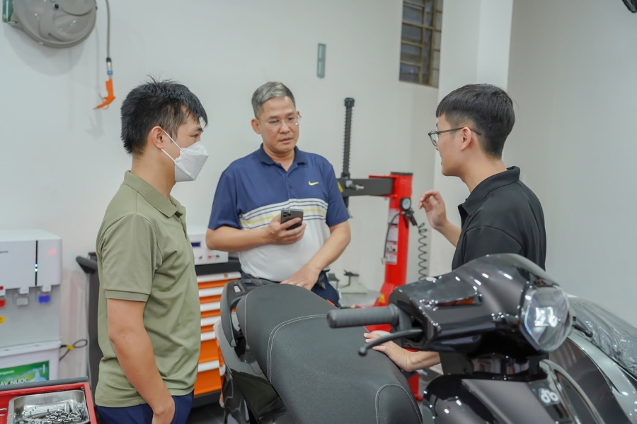 Mua xe tại các cửa hàng chính hãng trên toàn quốc hoặc website chính thức của Dat Bike