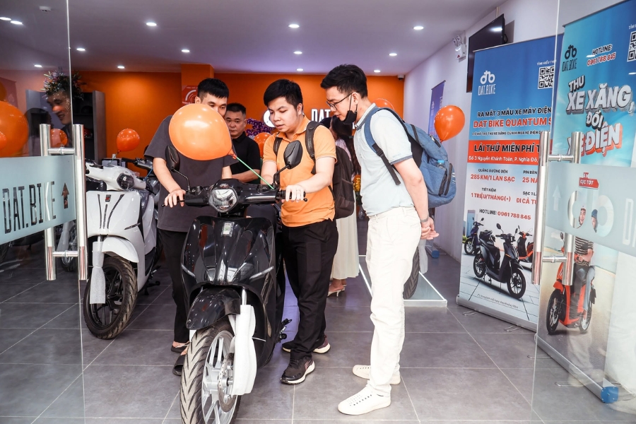 Quantum S1là xe điện mạnh mẽ, tốc độ 100km/h, đi xa 285km, trang bị phanh an toàn