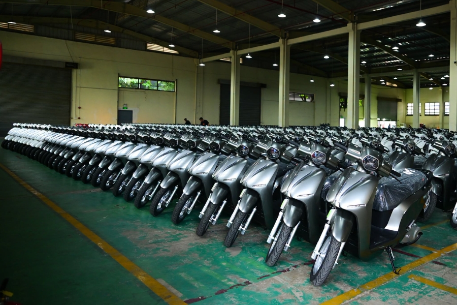 Chọn xe xăng nếu thích đi xa truyền thống, chọn xe điện để tiết kiệm và trải nghiệm công nghệ.